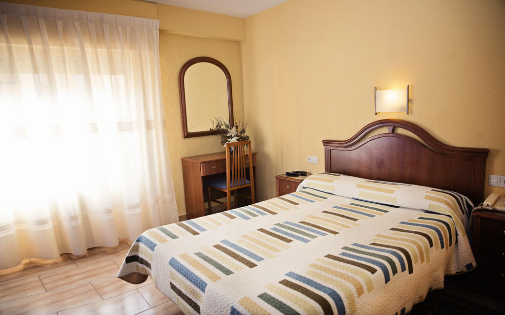 Hostal Guzman El Bueno By Gaiarooms Leon Bilik gambar