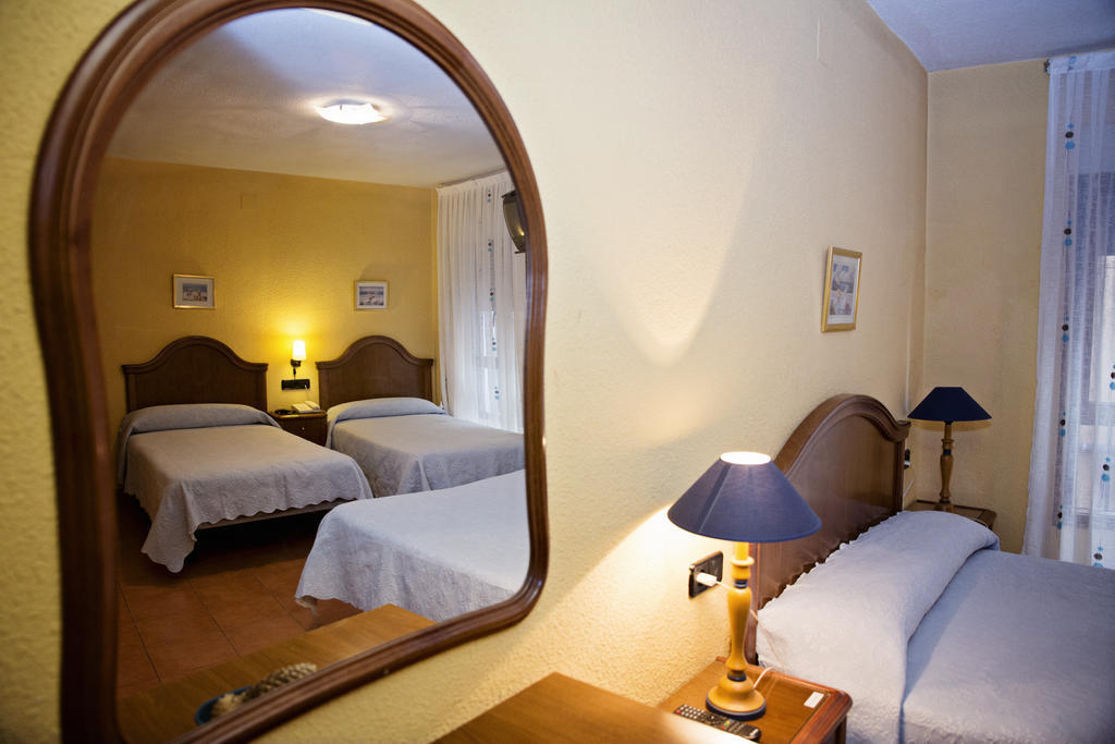 Hostal Guzman El Bueno By Gaiarooms Leon Bilik gambar